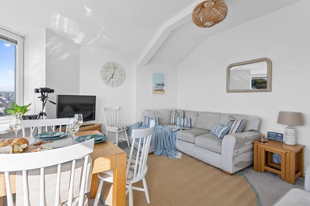 Wellswood Apartment - Sunny Apartment With Stunning Sea Views And Private Balcony Torquay Extérieur photo