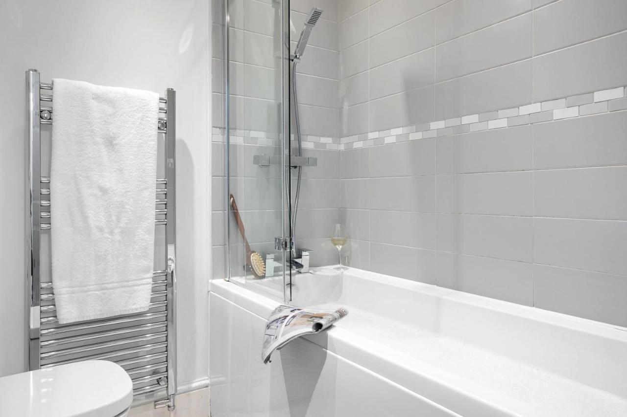 Wellswood Apartment - Sunny Apartment With Stunning Sea Views And Private Balcony Torquay Extérieur photo